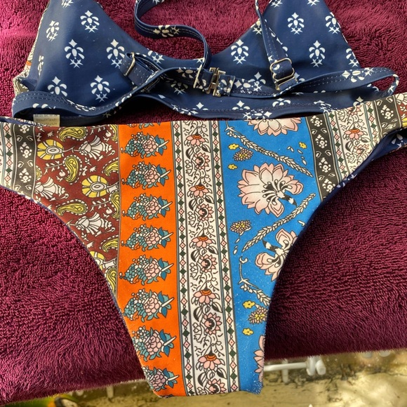 Bikini set. Not Label - Picture 3 of 5